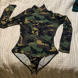 Suuuuuuper soft body suit with open back